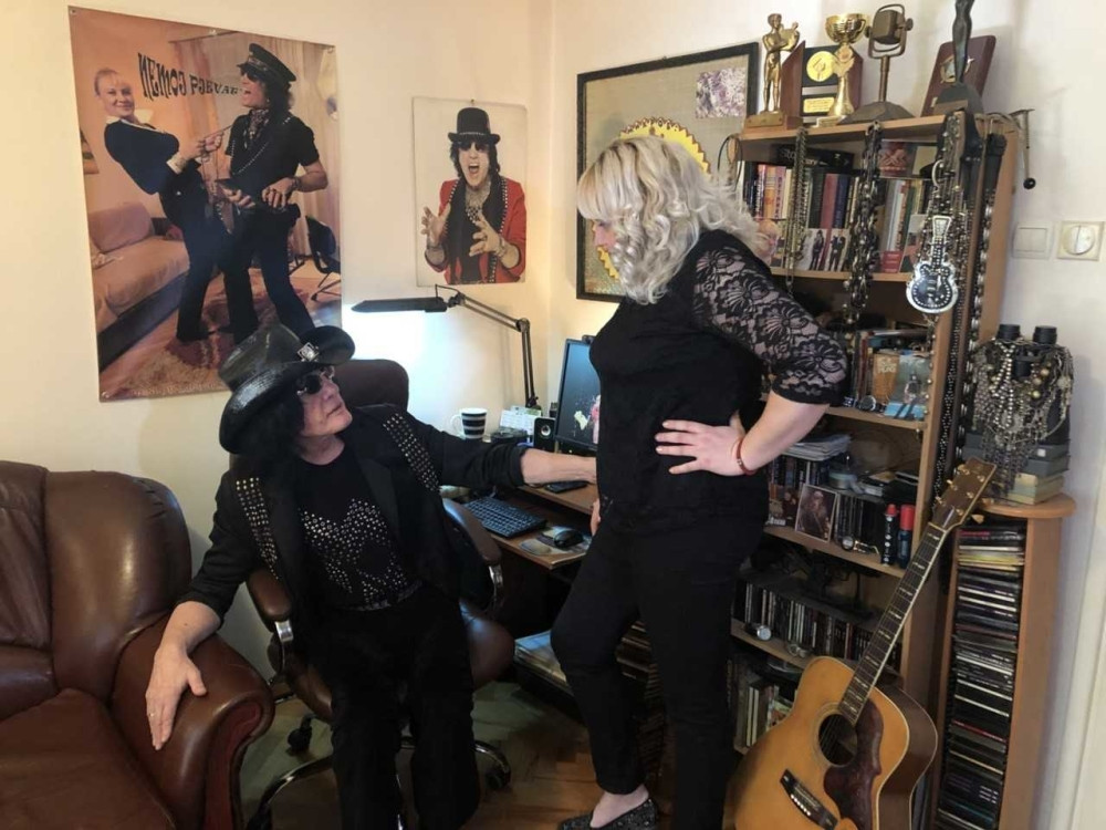 Bol je samo dublji i jači... Ona je čak imala dvoje dece koje su joj oduzeli zbog zavisnosti...