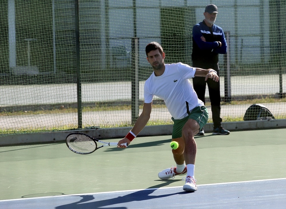 Uslikali smo Novaka Đokovića u Beogradu! Evo ko ga bodri dok trenira (FOTO)