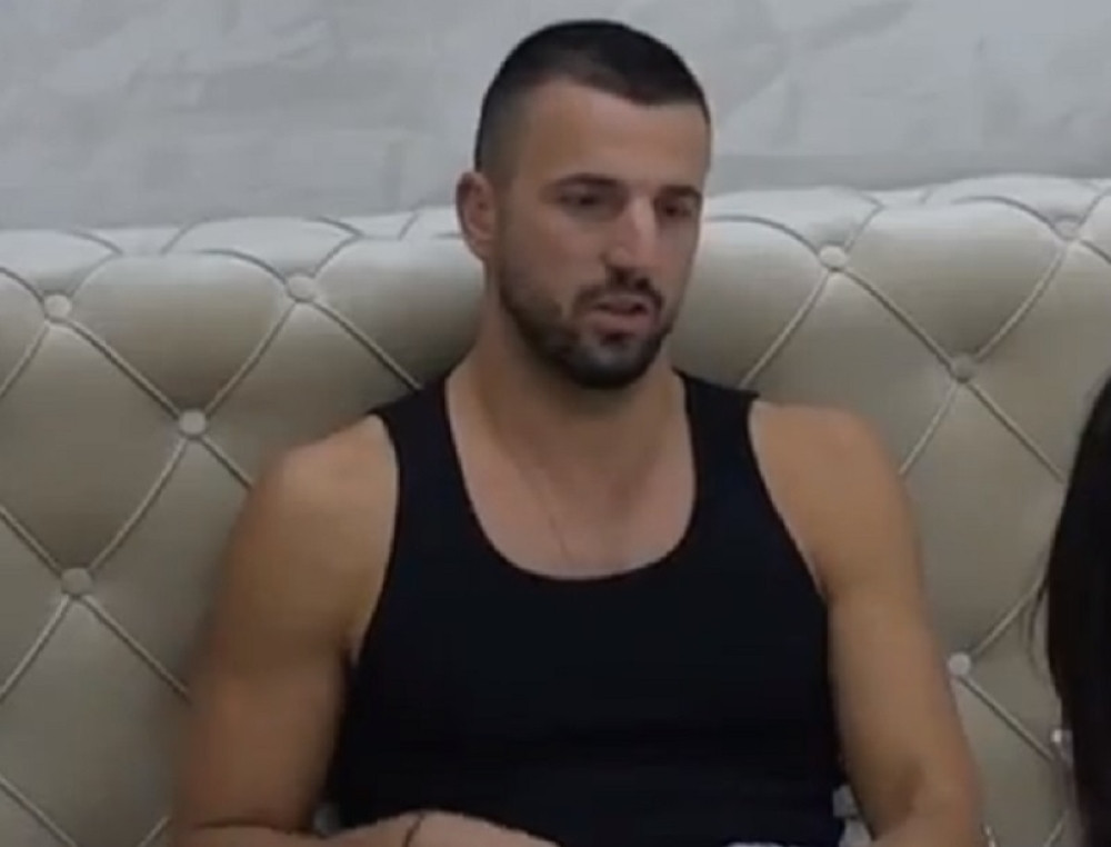 ISPOVEST VLADIMIROVE BIVŠE O NASILJU KOJE JE TRPELA Pljunuo me, razbio mi telefon, bacio me na pod! Plašila sam se za sebe! JEZIVO!