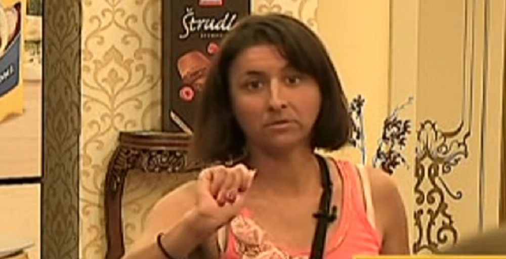 ŠOK INTERVJU ŽIZELINE MAJKE Htela je da se obesi, baba je skidala sa kruške! Sekla je vene, a mene je tukla!