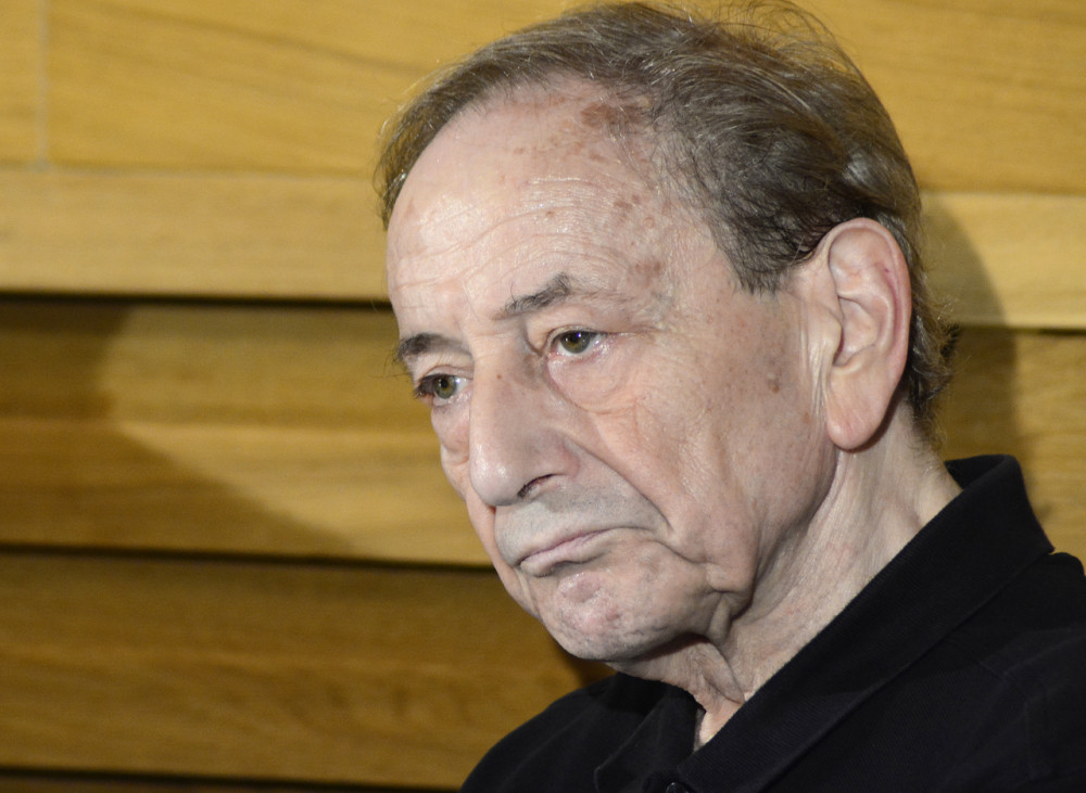 KOLEGE SE OPRAŠTAJU OD GLUMAČKE LEGENDE: Bolne reči koje su poslednji put uputile Predragu će vas rasplakati...