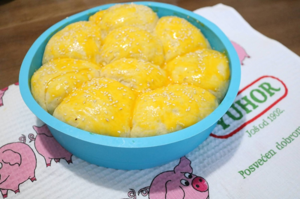 Napravite sami fantastične buhtle sa mesom, jednostavno je! (VIDEO)