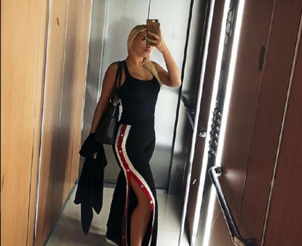 "Ne mogu vrat da pomerim... Kičma me boli!" Mlada pevačica doživela nezgodu za vreme policijskog časa?