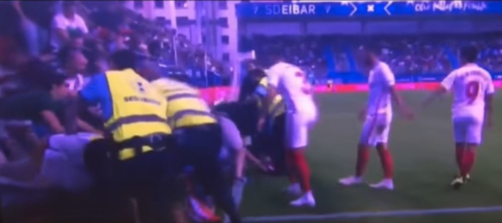 STRAHOTA Užas u Primeri! Nakon gola srušio se deo tribine!