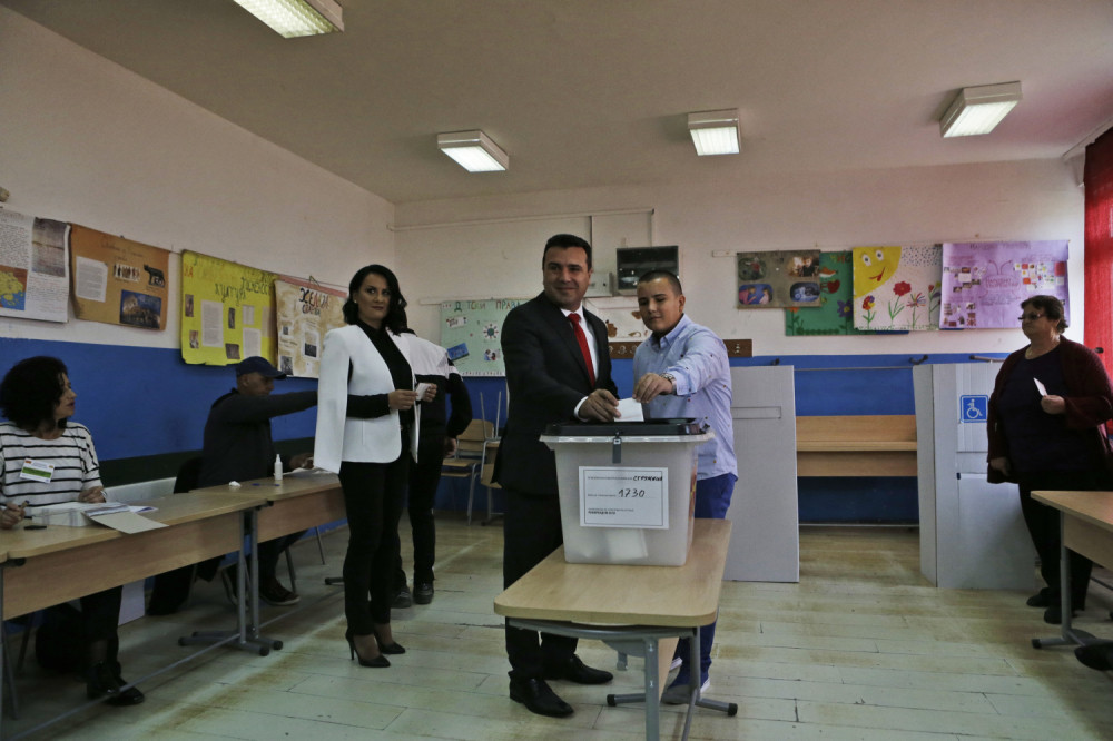 Opozicija proteruje izdajnike iz redova, Zaevu ruke prljave do lakata, zaveo strahovladu uz BIČ I DOLARE