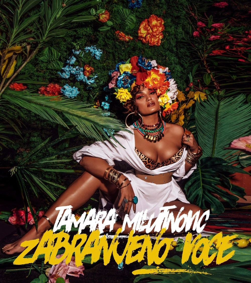 Tamaru u spotu poljubila zmija!