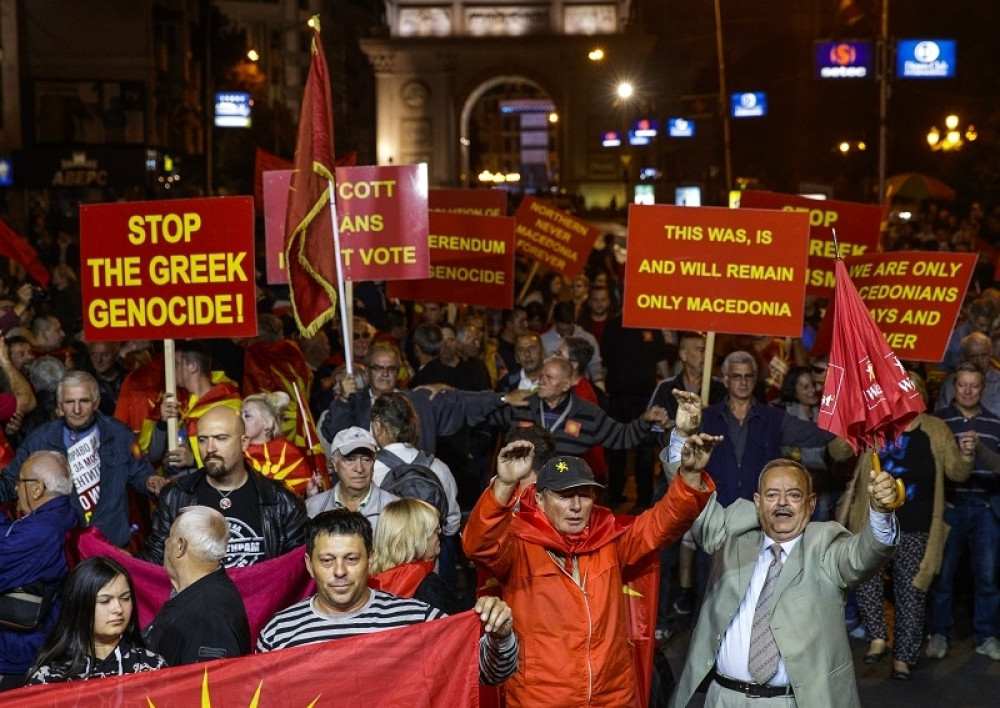 Džaferi noćas potpisao najgori Zakon u istoriji zemlje, slave ga u Tirani i Prištini!
