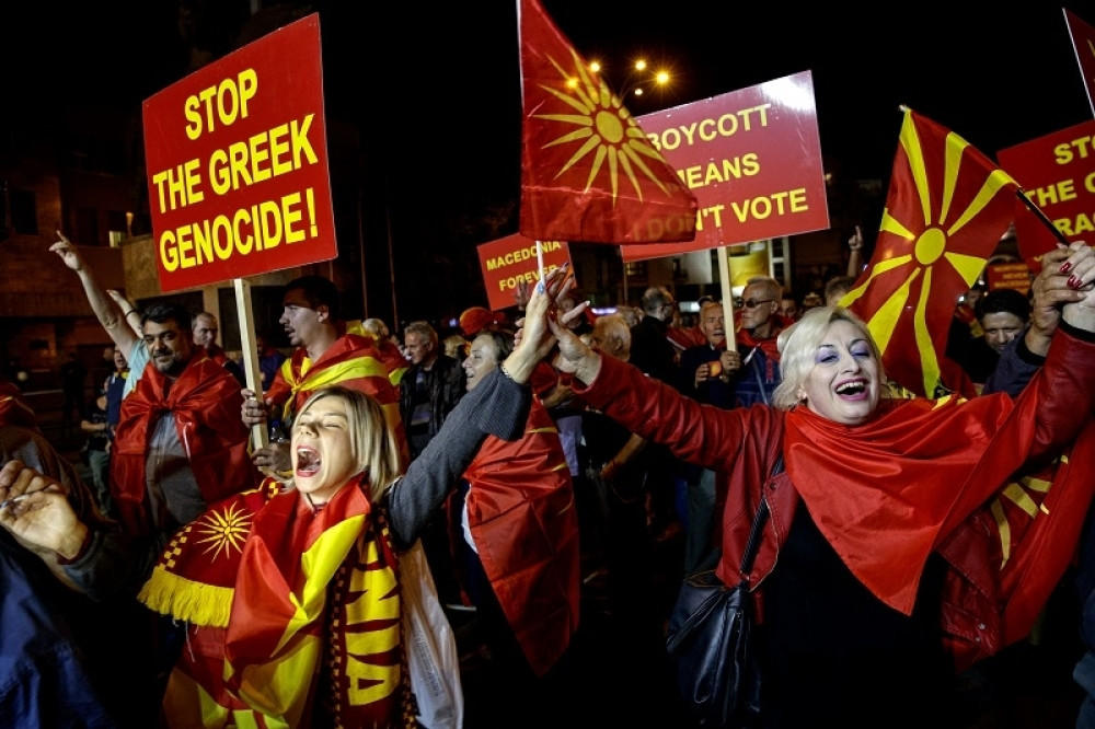 Građani Makedonije ni po koju cenu ne žele promenu imena, a ova fotka je "najkrvavija"