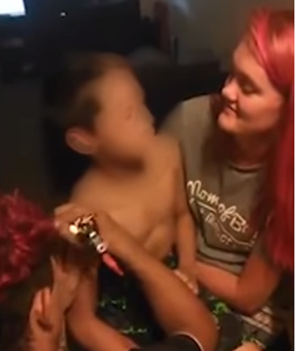 Majka odobrila da urade nešto nečuveno MALOLETNOM dečaku