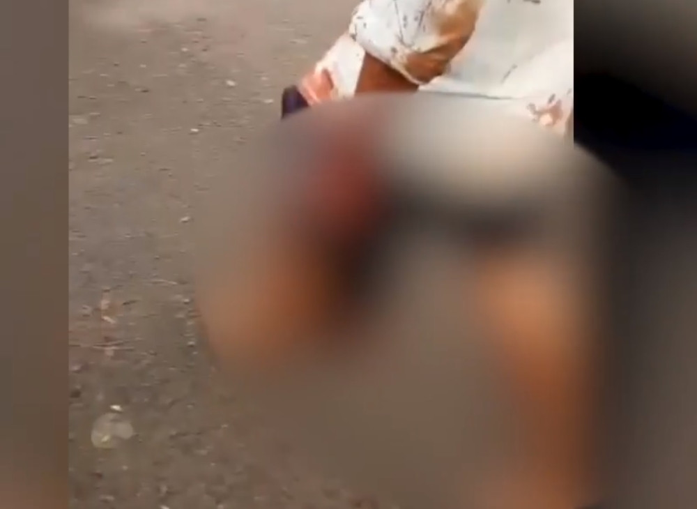 Kolegi odsekao glavu jer mu je muvao majku, krvav seo na motor i krenuo kroz grad! (UZNEMIRUJUĆ VIDEO)