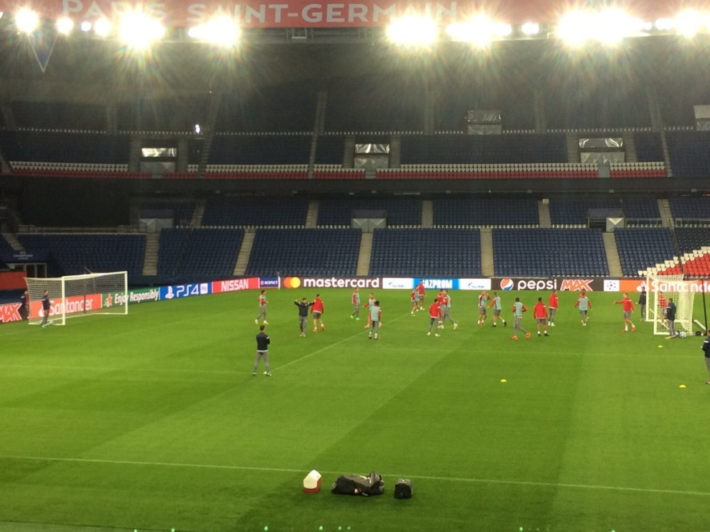 Zvezda trenirala na "PARKU PRINČEVA", utisci su IMPRESIVNI, pogledajte kakav stadion! (VIDEO + FOTO)