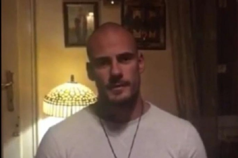 MOLI NACIJU DA MU OPROSTI! Ispričao je nakaradan vic o Milicu Rakić (4) ubijenoj u NATO bombardovanju, a evo kako se sad vadi!