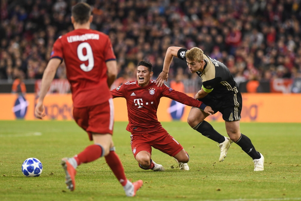 Laka četvorka Bajerna, Šalke izvukao bod protiv Augsburga