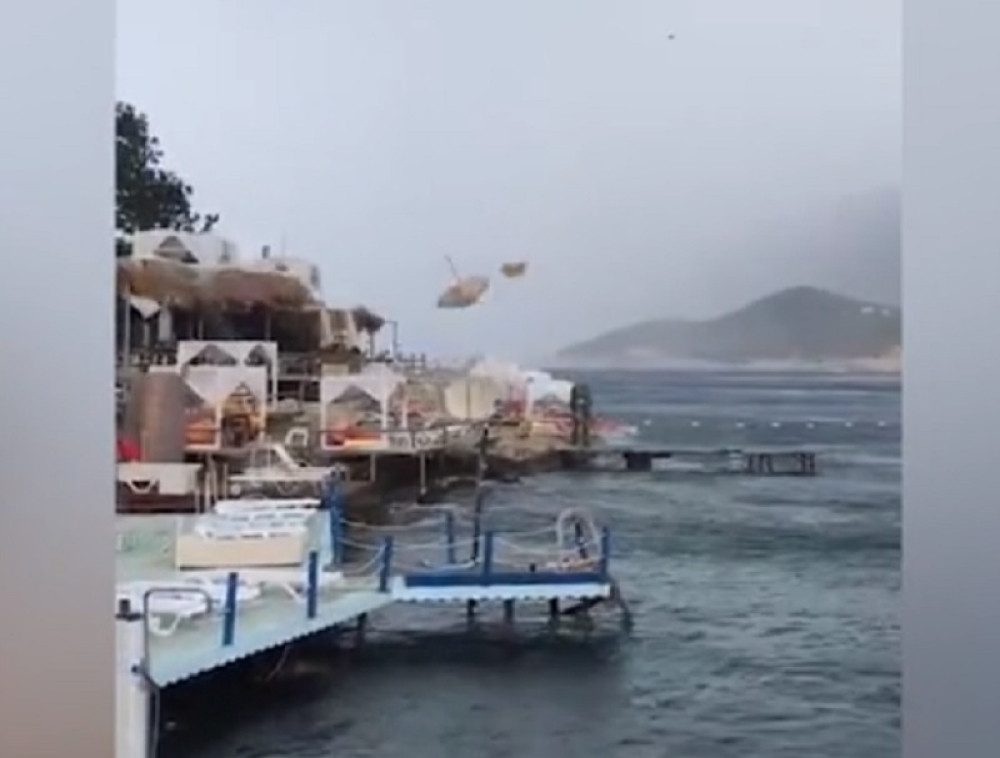 Gromovi tuku kao iz haubica! Kiša potapa autoputeve! Opšta bežanija u Zagorju, Zagrebu i na severnom Jadranu! (FOTO)