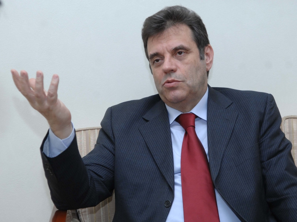 Bivši obaveštajac otkrio šta je Koštunica radio sa dokumentima od najveće važnosti za Srbiju! Kako smo ispali ovako naivni?!