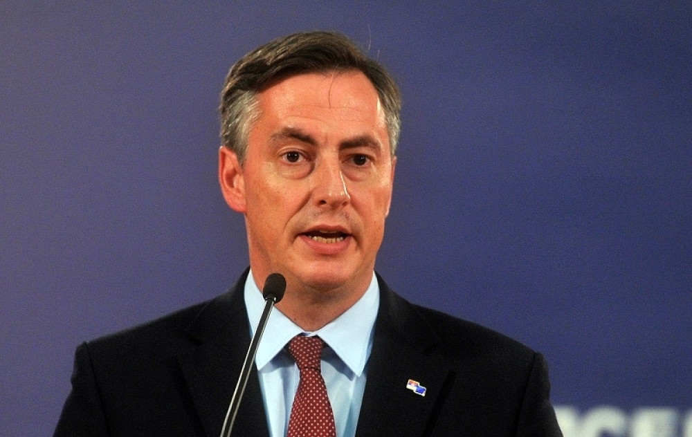 Ovaj čovek će zameniti Mekalistera! Pogledajte ko je novi izvestilac EP za Srbiju! (FOTO)