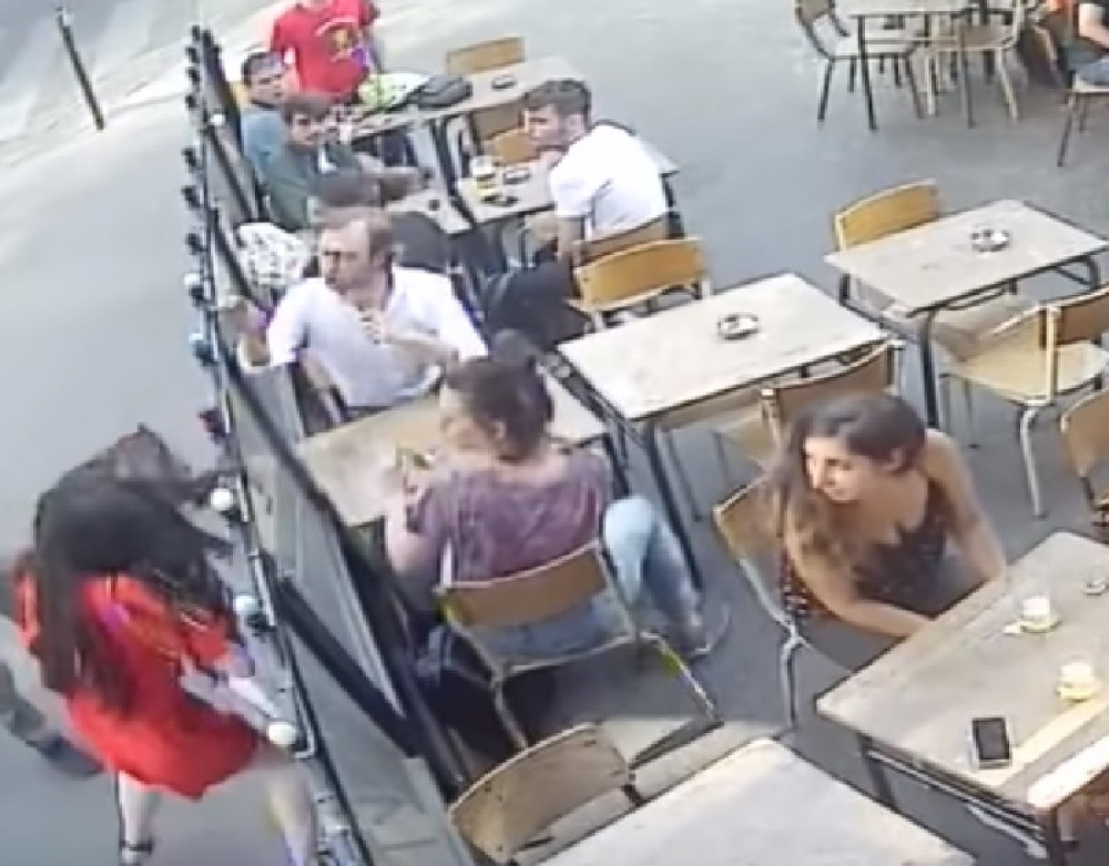 Vulgarno dobacivao studentkinji na ulici, kada mu je odgovorila usledila je neviđena drama (FOTO+VIDEO)
