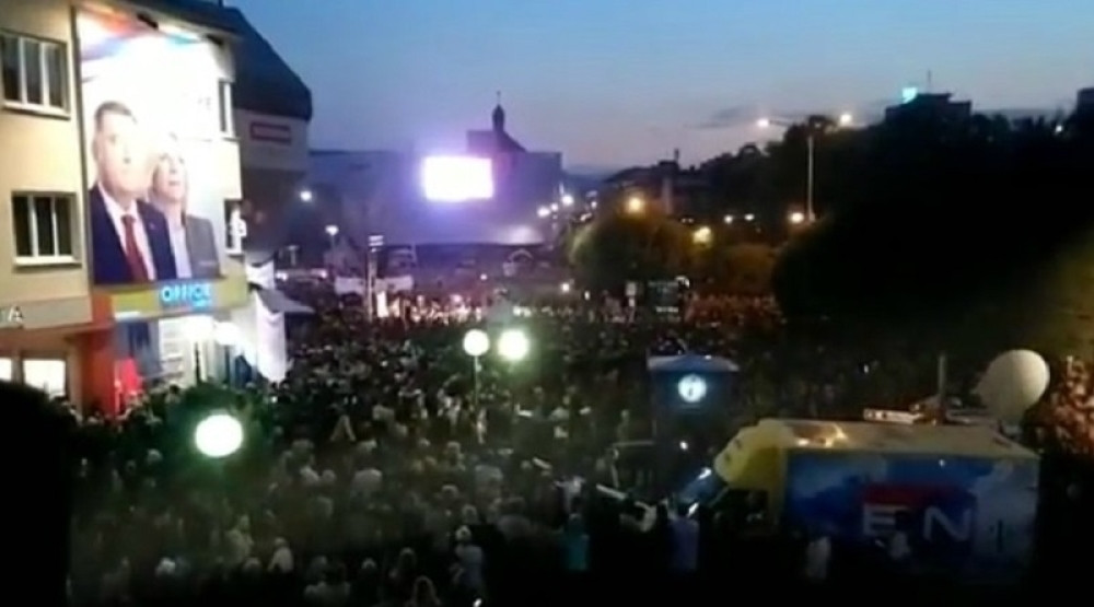 Demonstranti prave haos po Banjaluci, kreću na Dodika? (VIDEO)