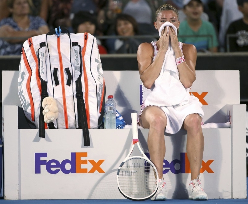 Ova poznata teniserka igrala BEZ GAĆICA ILI U TANGAMA, publika je gledala samo DOLE! (VIDEO)