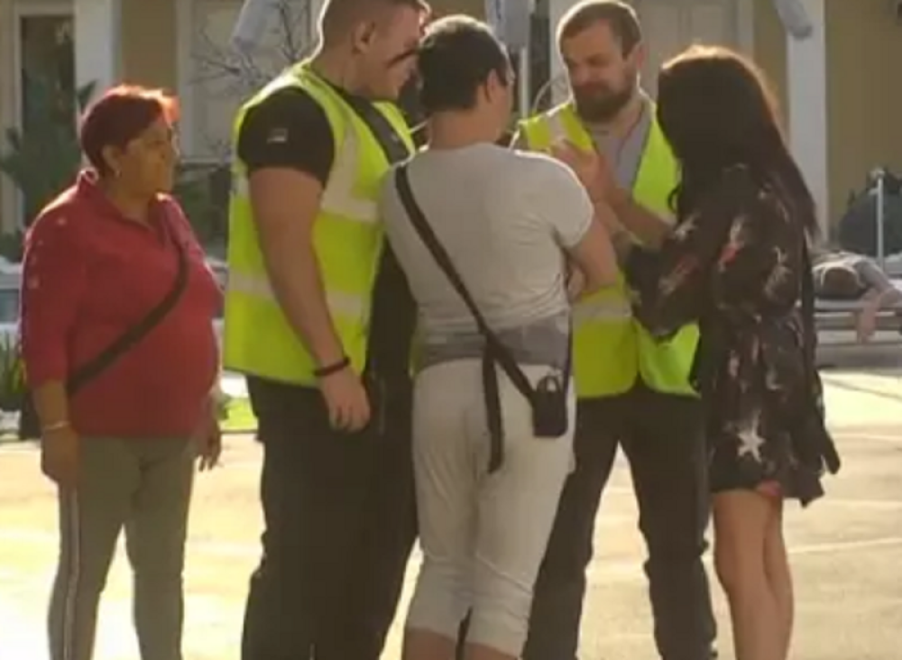 Po*erem vam se na pasulj. Mrš tamo, kučko jedna, slepice!