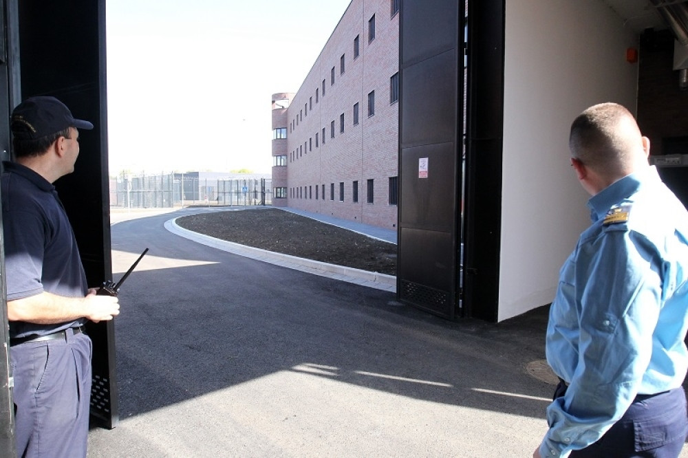 Zavirite u novi srpski zatvor sa pet zvezdica u Pančevu - teretana, sportski tereni, kapela i to nije sve! (FOTO)