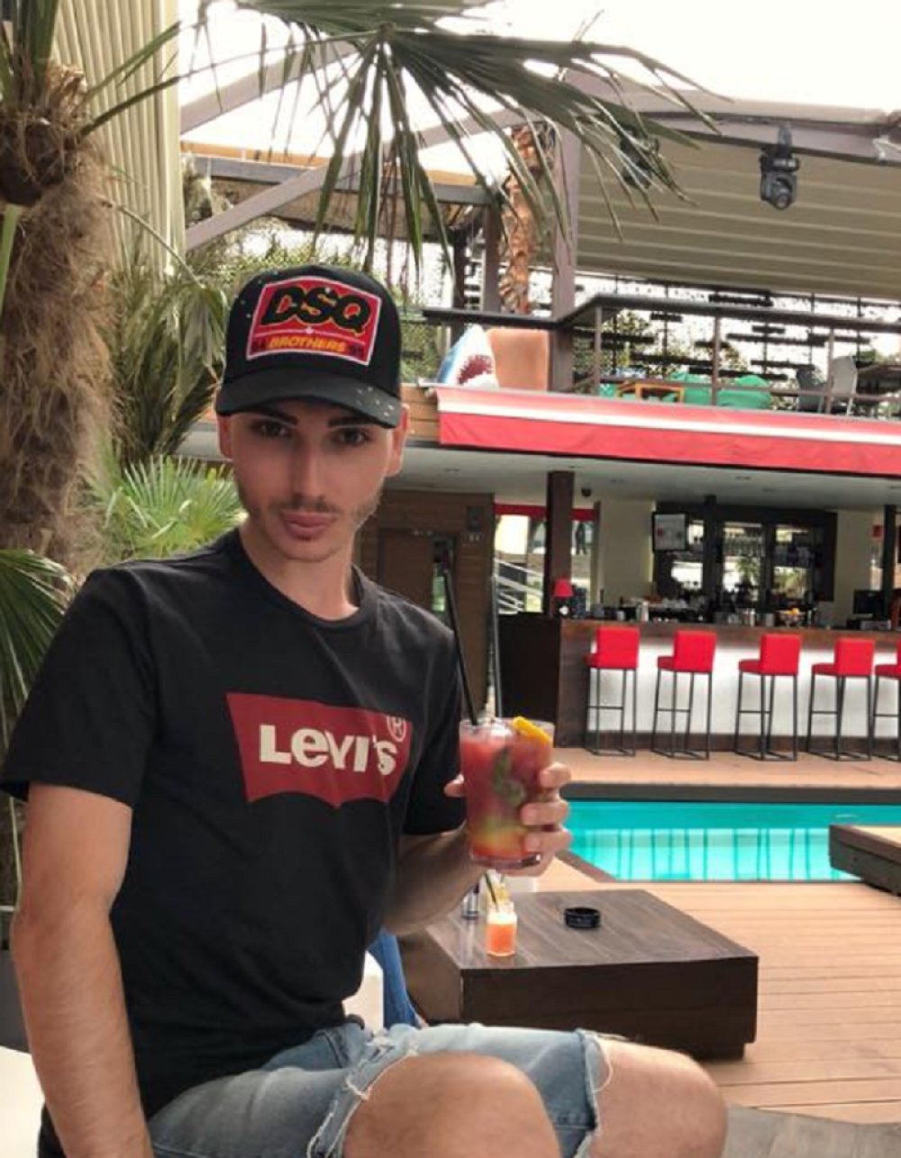 "Mali mnogo si razvezao poganu jezičinu, spremi crnu kesu" Vojislav nakon seks-skandala sa Darkom Kostićem dobija jezive poruke, evo ko stoji iz njih!