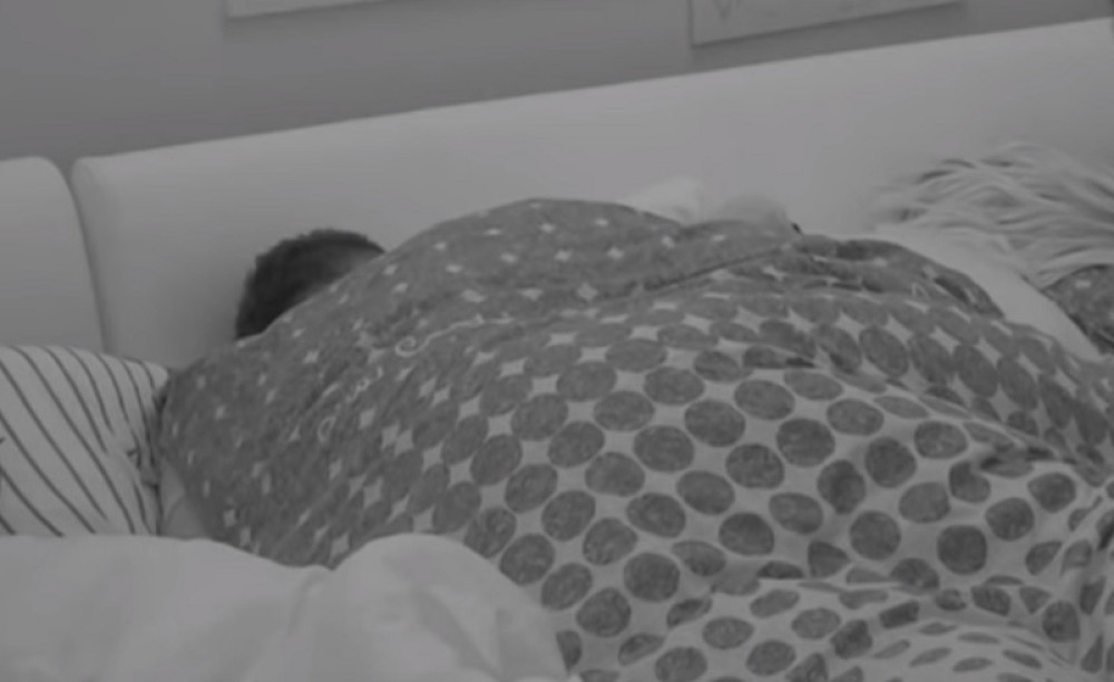 Mina imala se*s sa Đoganijem! Sve se treslo, a ona je bez blama gledala njihovu akciju! (VIDEO)