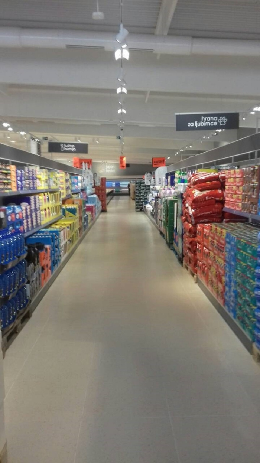 Uporedili smo cene Lidla u Srbiji i u Hrvatskoj! Iznenadićete se!