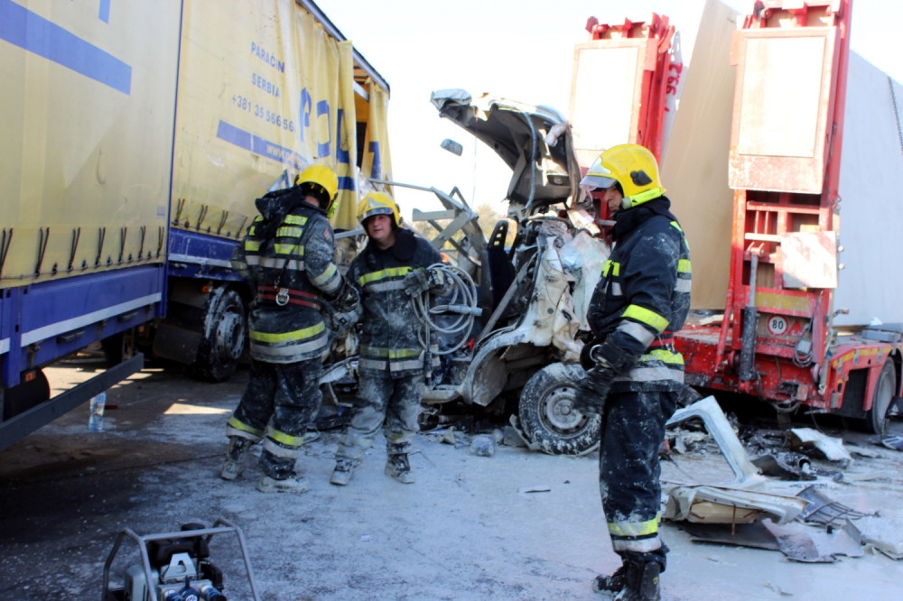 Slike unakaženih tela neće zaboraviti dok su živi "Na zadnjem sedištu DEČAK je ispuštao zvuke koje ne mogu da opišem.."