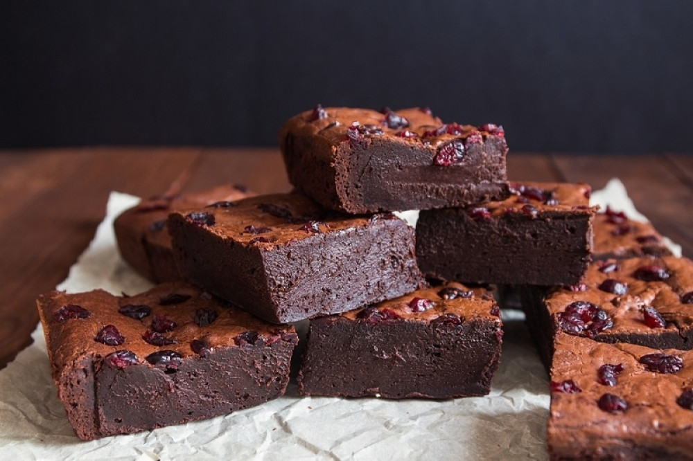 Čokoladni kolač bez pečenja: Brzo se sprema, uživaćete u njegovom savršenom ukusu!