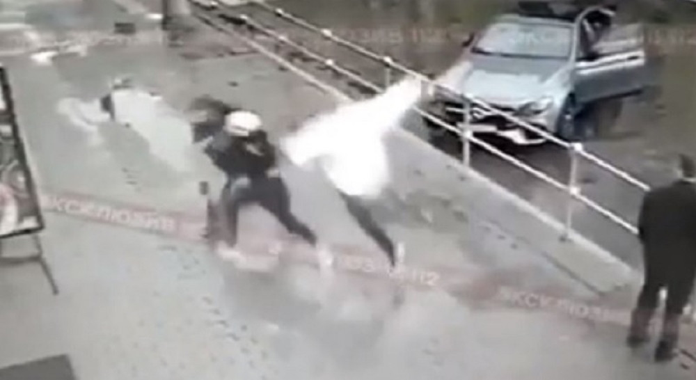 Ruski fudbaleri su pretukli političara, a pogledajte kako su pre toga na ulici "UBILI BOGA" u jednom vozaču! (VIDEO)