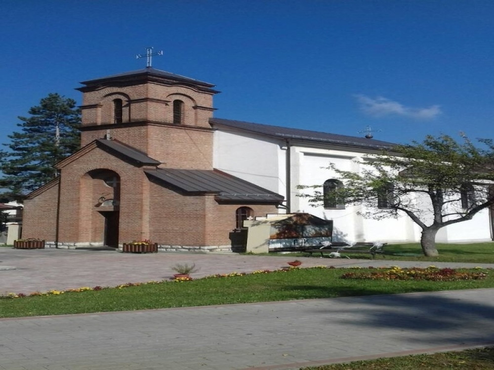 Drama na Kosovu, razvalili katanac, slomili vrata!