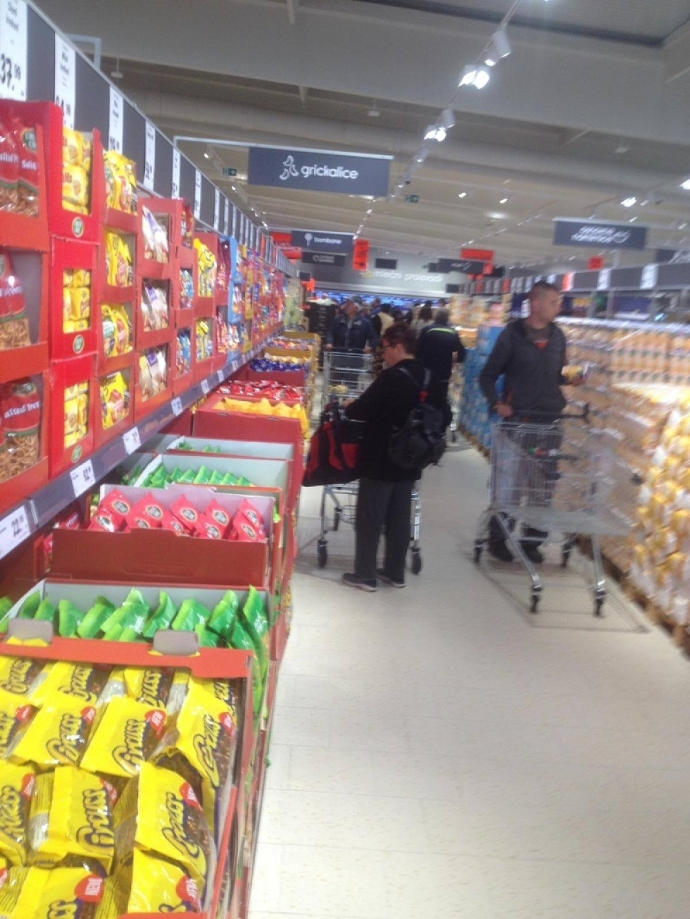 OVA BAKA JE POBEDNIK DANA! Kasirka iz Lidl-a nije mogla da veruje šta joj je sve dovukla na kasu!