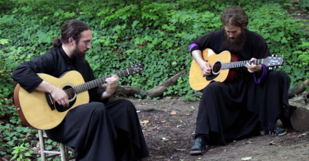 MONASI ROKERI ODUŠEVLJAVAJU SVET Kada čujete kako zvuči njihova pesma "Priziv" nećete moći da je izbacite iz glave!