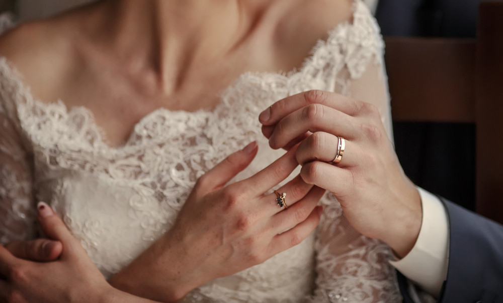 Pristala na prosidbu tek iz trećeg puta, a kada je stala pred matičara, mladoženja se nije pojavio! Onda se vratila u stan i...