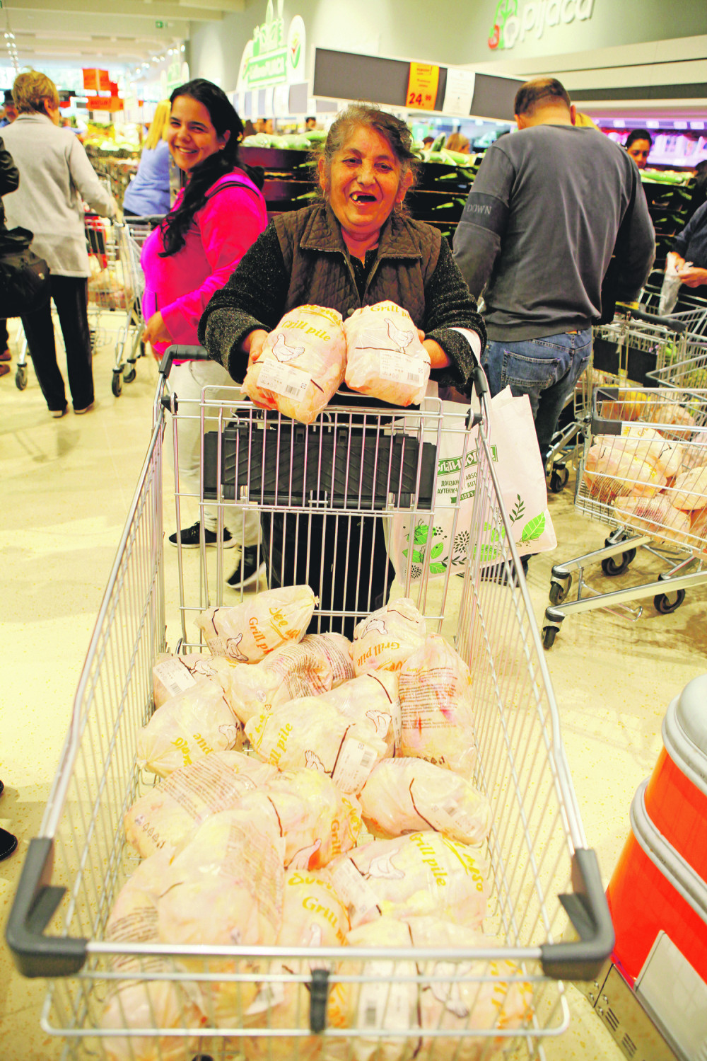 Ovo je pravi razlog zašto su svi pohrlili po piliće... SRAMOTA!