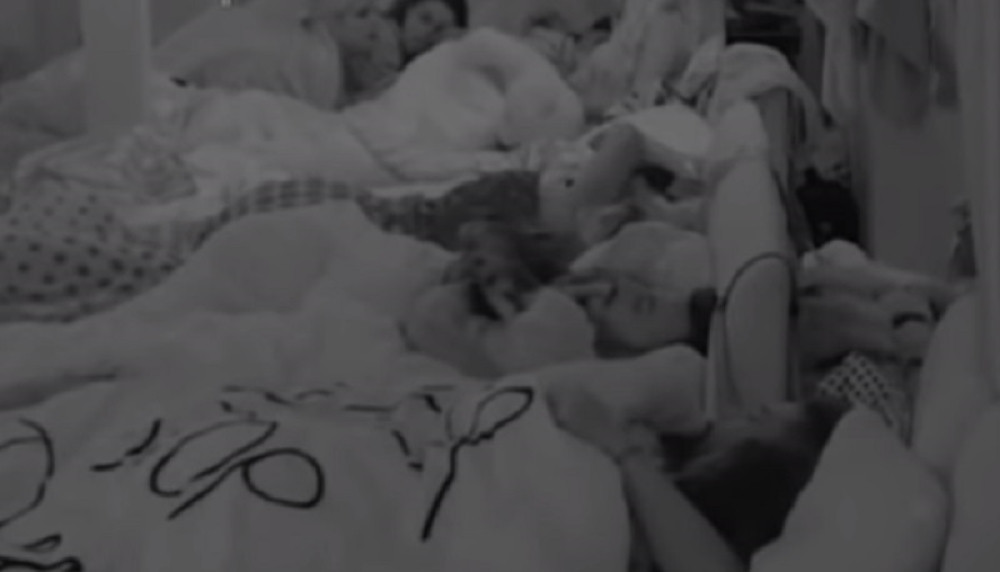 ZADRUGU 1 JE OBELEŽIO NJEN SEKS S MIKIJEM, A SADA JE NAŠLA NOVOG: Nadežda završila u Borinom krevetu, dohvatili se pred svima