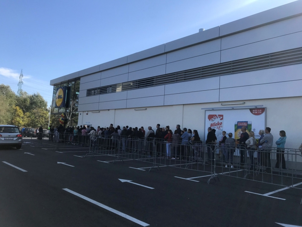 Uragan "Lidl" izazvao kataklizmu na srpskom tržištu, građani sada kupuju na desetine ovog proizvoda, odavno nije bio jeftiniji!