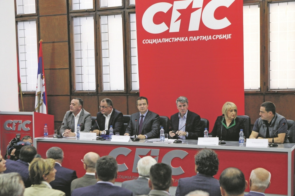 Ko izgubi od mene, nek se oprosti od fotelje