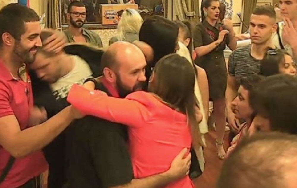 ON JE IZBAČEN IZ PAROVA, A ONDA JE USLEDIO ŠOK: Odluka produkcije ostavila je sve bez reči