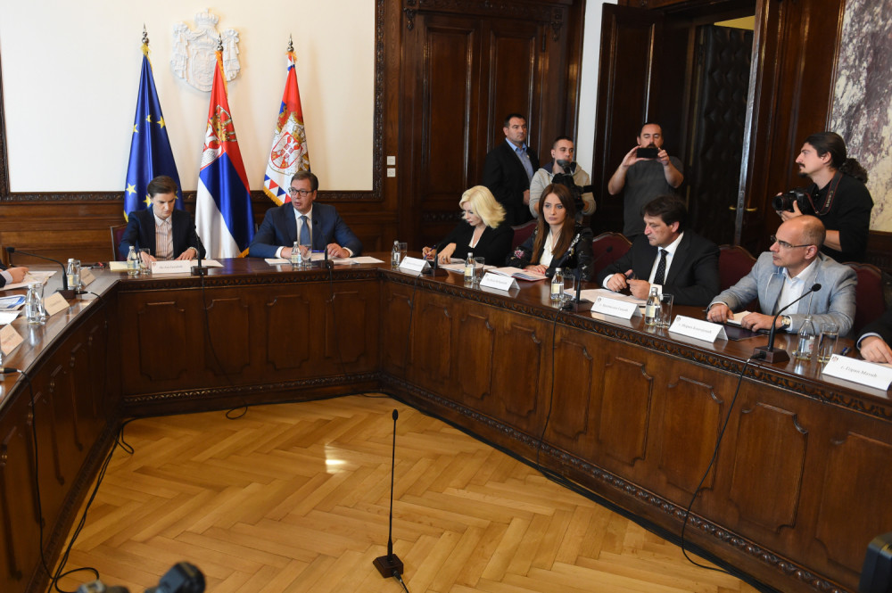 Završena vanredna sednica Vlade Srbije! Stigli komandanti specijalnih jedinica vojske i policije!