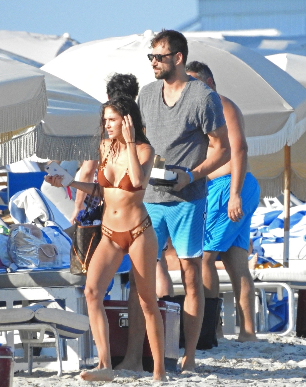 Marko Jarić uhvaćen na plaži sa novom lepoticom - ISTA Adrijana Lima! (FOTO)