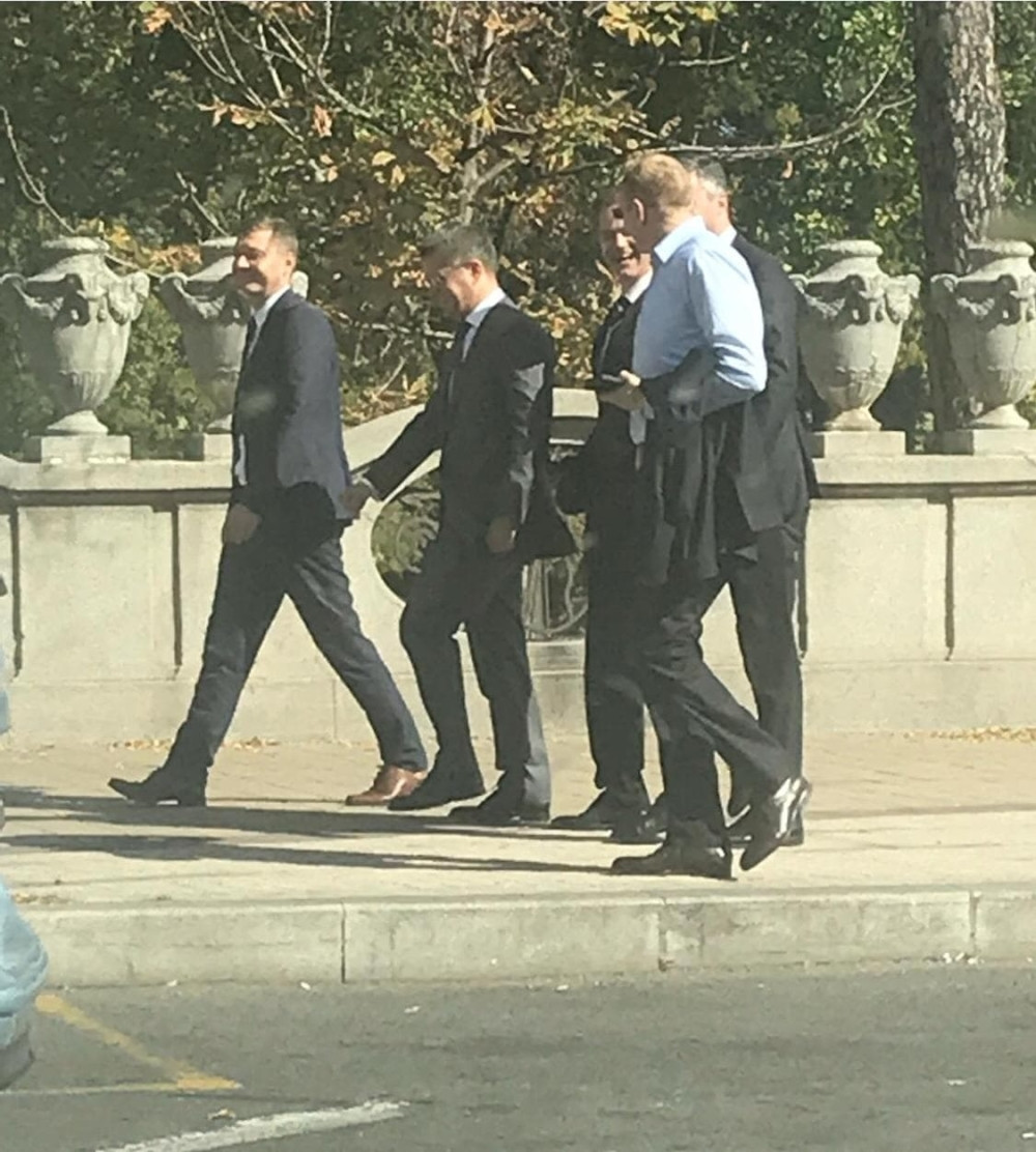 Đilas, Jeremić, Obradović i Stefanović izveli performans u centru Beograda, a onda zapalili na krkanluk! (FOTO)