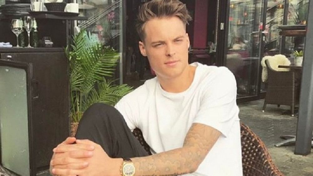 On je najmlađi milijarder na svetu! Ima 24 godine i psa, a tek da mu vidite golišave fotke na Instagramu (FOTO)