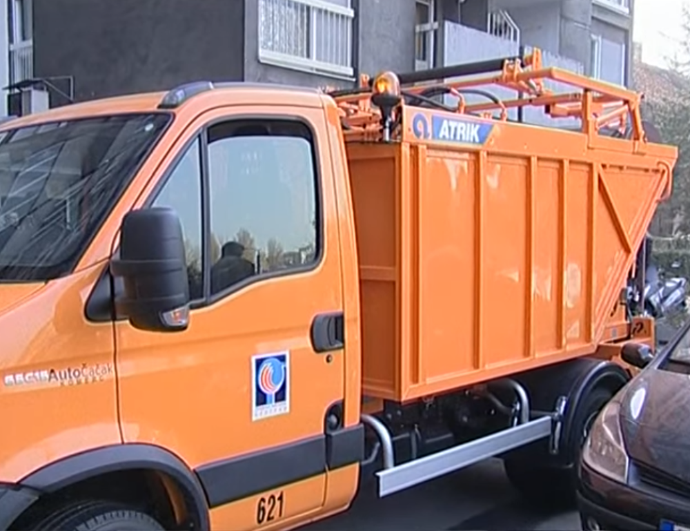 Kamion "Gradske čistoće" pregazio baku, lekari zatekli jeziv prizor!