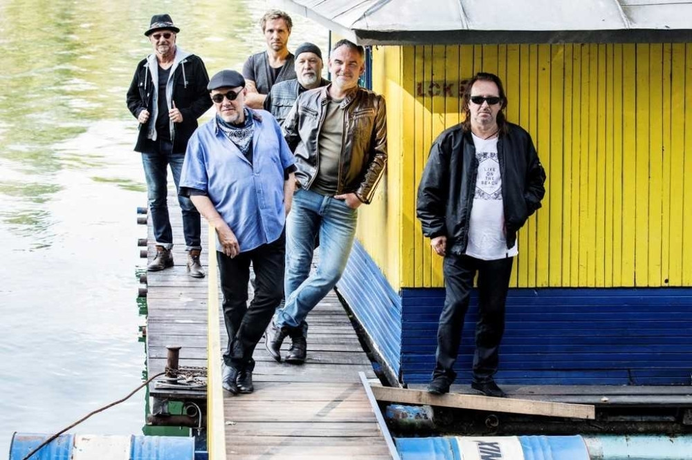 Galija se svirkom na splavu priprema za Beograd i Niš!