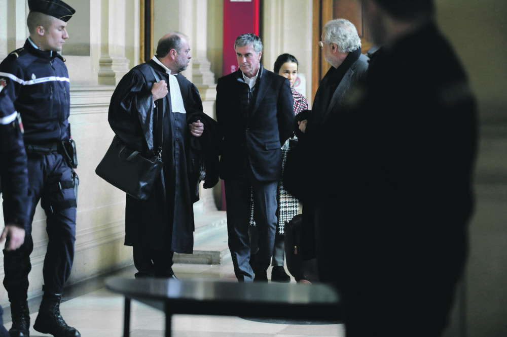 Najbolji francuski advokat zastupa Crvenu zvezdu! Karabatići ga slave! Ekscentrik je oženio porotnicu koju je ispitivao!