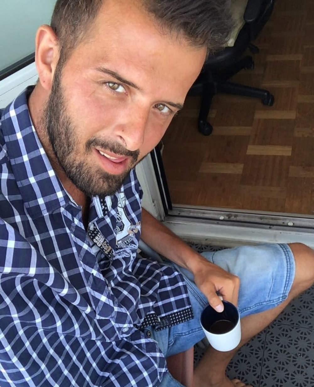 TUKLI GA NA IZLASKU IZ ZADRUGE, JECAO OD BOLA Oglasio se Mc Damiro, sa ovoliko novca je izašao iz rijalitija!