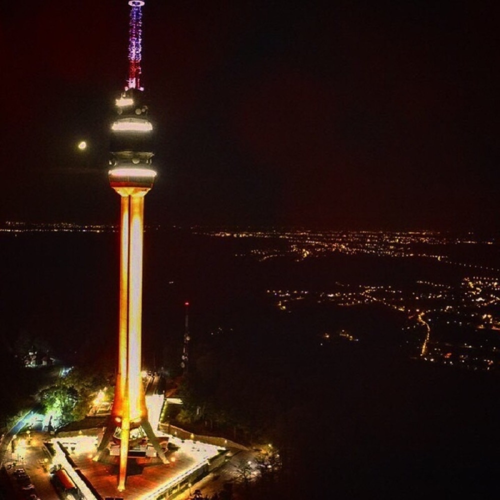 Da li je ovo Ajfelov toranj?