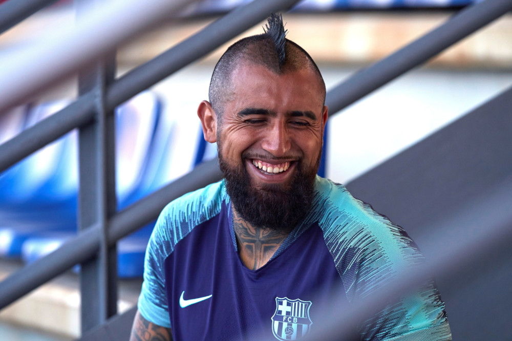 Arturo Vidal stigao na lekarske preglede u Milano (FOTO)